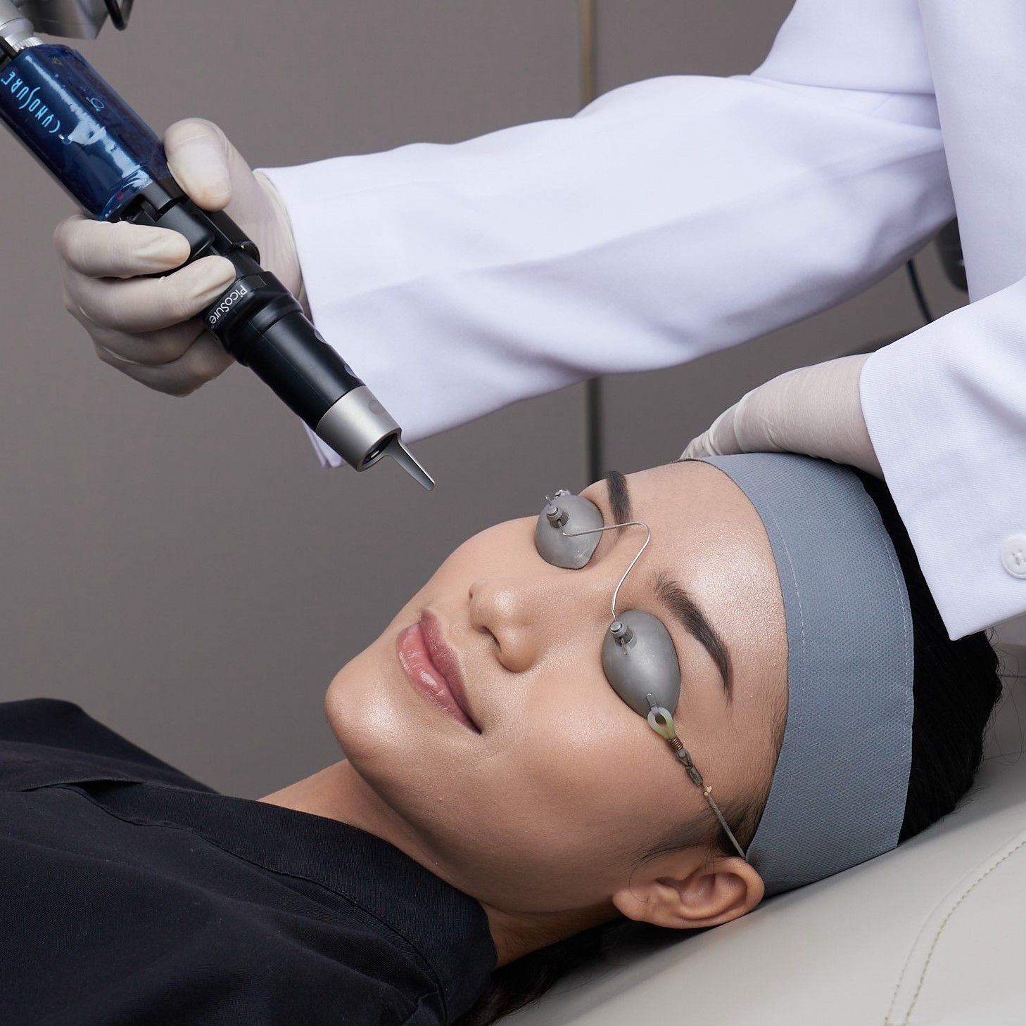 PicoSure laser facial treatment in progress at our Markham clinic